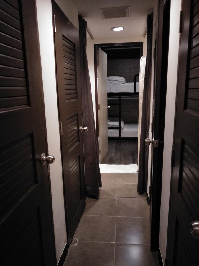 Badu Sukhumvit Dormitory Bangkok Exterior foto